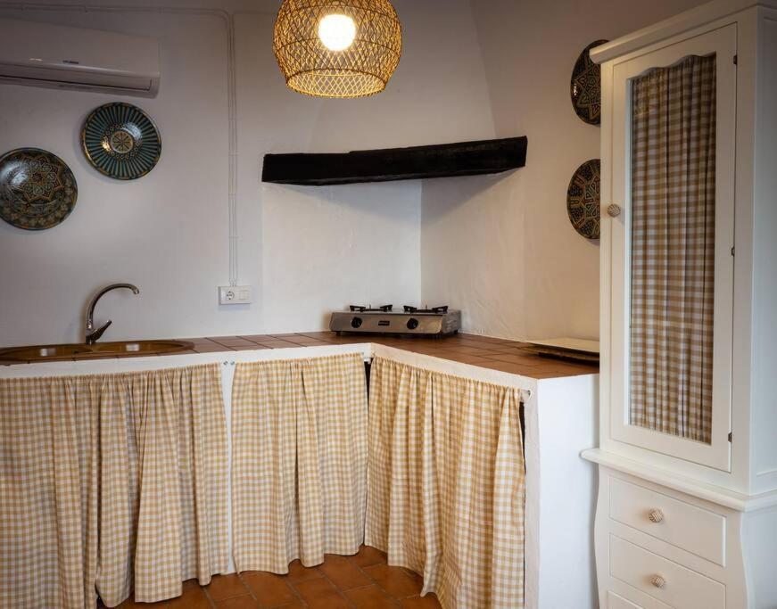 Ranchito De Alhucemas,piscina Privada Y Barbacoa Hébergement de vacances
